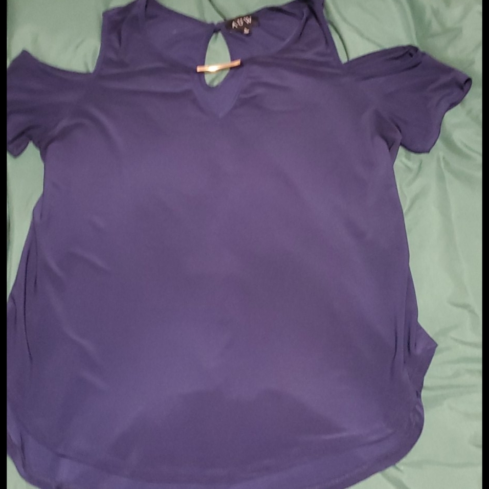 Blue Top - Picture 2 of 9